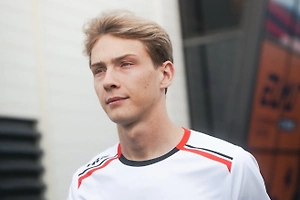 Российский гонщик Ломко лишился места в «Альпин» и команде LMP2 из-за паспорта