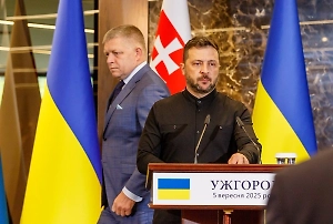 Вице-спикер Словакии призвал Фицо не пожимать руку Зеленскому из-за бандеровцев