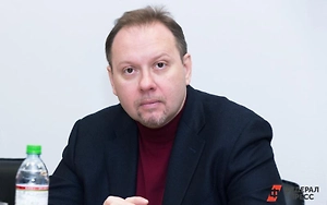 Все эти практики растворения — по сути, атеистические. В кремации, конечно, иногда усматривают отсылки к стихии огня, к некоему вселенскому пламени, что роднит её с культами бога Солнца или духа огня. Но чистое растворение, без какой-либо духовной основы, — это практика, которая не опирается ни на традиции, ни на религиозные верования и носит абсолютно материалистический характер. Вряд ли такой подход будет широко востребован.