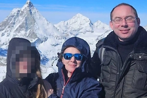 15-летняя девочка зверски зарезала родителей и собаку, а потом сфотографировала трупы