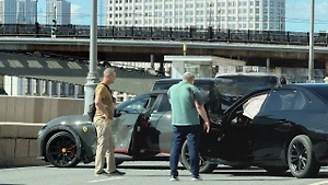 Ferrari и BMW устроили многомиллионное ДТП у Дома Правительства в Москве