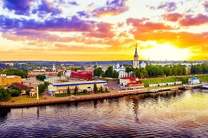 От магнитика до отелей: Экономист рассчитал бюджет поездки по Золотому кольцу в июне 2026