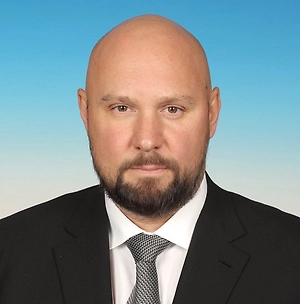 Проект тоннеля через Берингов пролив — это вершина и мечта мировой инженерии. Это амбициознее, чем Евротоннель под Ла-Маншем (50 км) или тоннель Сэйкан в Японии (54 км). Берингов пролив — это около 85–90 км чистого пути под водой плюс десятки километров подъездных путей через вечную мерзлоту. <...> Это проект уровня колонизации Марса.