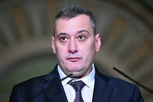 Губернатор Хинштейн признался, что до сих пор ходит с тростью после ДТП