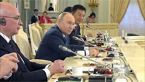 Песков назвал встречу Путина с мировыми агентствами долгожданной