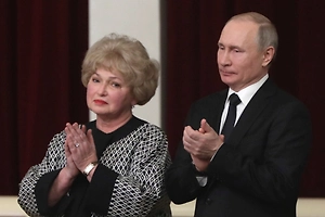 Путин встретился с Нарусовой в преддверии 90-летия со дня рождения Собчака