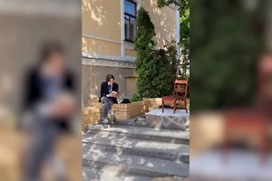 «Испортили репутацию»: Чтеца Булгакова прогнали с места снесённого памятника в Киеве