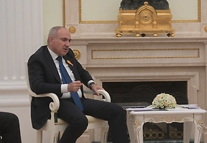 Пашинян заявил о победе на парламентских выборах после подсчёта 10% голосов