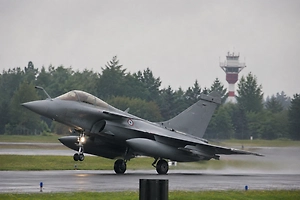 Rafale против Су-57: в США указали на слабые места французских истребителей