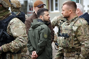 FT называет кадровые перестановки в Киеве угрозой для обороны Украины
