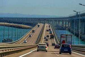 На подходах к Крымскому мосту в очередях на досмотр стоят 1 100 автомобилей