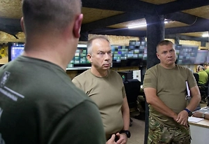 Украинские военные начали отказываться от наград, вручённых Сырским