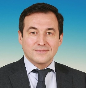 Электросамокат или моноколесо — это уже не просто игрушка. Многие такие устройства развивают серьёзную скорость, выезжают на дороги, тротуары, пешеходные зоны и могут быть опасны как для прохожих, так и для самих пользователей. Если человек управляет моторизованным средством, он должен знать правила дорожного движения и понимать ответственность.
