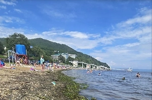 Подростку оторвало палец при обрушении моста в море в бухте Муравьиная