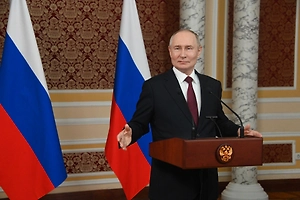 Матвиенко передала сенаторам благодарность Путина за весеннюю сессию