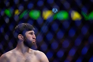 Магомед Анкалаев победил Богдана Гуськова на турнире UFC в Абу-Даби