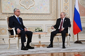 Токаев заявил Путину, что Казахстан всегда считал Россию великой страной
