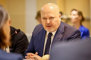 Страны МУС обсуждают будущее суда после увольнения прокурора Хана