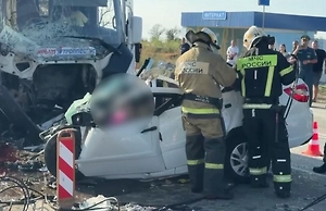 В Крыму в ДТП с рейсовым автобусом погибли водитель и двое детей