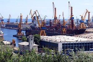 В румынском городе Констанца закрыли порт из-за угрозы взрыва
