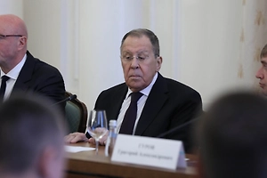 «Ситуация нешуточная»: Лавров заявил о борьбе всего Запада против России
