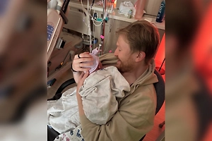 У комика Данилы Поперечного* родилась дочь