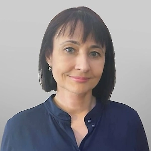 Теоретически это может затрагивать и ткани полового члена: незначительное расширение сосудов способно создать ощущение или видимость небольшого увеличения объёма. Но если эффект и есть, он временный, выражен минимально. Видимое и значимое увеличение полового члена достигается только в состоянии эрекции, а жара не запускает этот механизм. Расширение сосудов под действием тепла — это пассивный процесс, направленный на охлаждение тела, а не на наполнение эректильной ткани полового члена. Объём органа при этом не меняется, может меняться лишь субъективное ощущение.