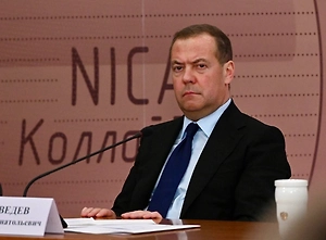 Медведев потребовал жёстких мер к родителям детей-мигрантов, игнорирующих школы