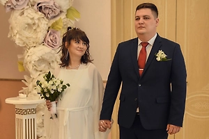 Новый муж звезды «Ранеток» оказался должником на 15 млн руб. и отцом троих детей