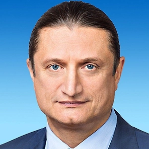 Один документ позволяет Федеральной налоговой службе делиться с другими ведомствами данными о соглашениях производителей, поставщиков и продавцов продовольственных товаров. Речь также идёт о поставщиках услуг, включённых в ежемесячный расчёт индекса потребительских цен (ИПЦ), который ведёт Росстат.