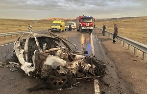 В Туве авто загорелось после столкновения с бензовозом, все пассажиры погибли