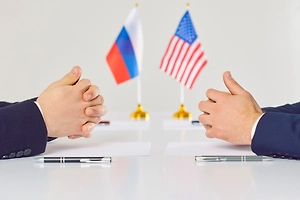 Песков заявил о продолжении контактов РФ и США по Украине по рабочим каналам