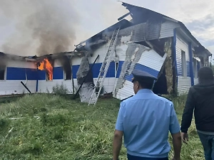 Школа сгорела в Якутии из-за удара молнии
