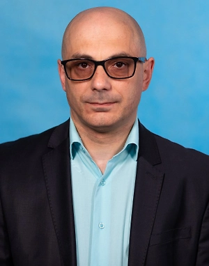 Вопрос увековечения всей мразоты, которая там только существовала, тоже никуда не делся. Просто сейчас Польша занята больше ведением, так сказать, информационно-психологических битв с Россией. Но это не означает, что они забыли про ключевые вот эти вопросы. Для поляков это же знаковая история.