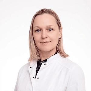 Такое состояние можно условно назвать синдромом «недожитого лета». Это не медицинский диагноз, а психологическая установка: человеку кажется, что оставшееся время нужно использовать максимально насыщенно. Алкоголь становится способом усилить ощущение праздника и ненадолго отложить возвращение к привычному ритму жизни.