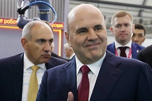 Мишустин провёл встречу с Пашиняном на полях «Иннопрома» в Екатеринбурге