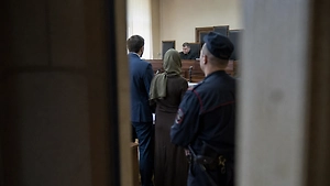 Суд дал дагестанке шесть лет за работу на террористов, но отсрочил срок