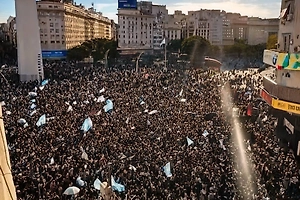В Буэнос-Айресе задержали 19 фанатов после победы Аргентины на ЧМ