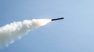 США ударили по железнодорожному мосту, по которому Россия возит грузы в Иран