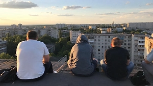 Психолог объяснил, почему молодёжь лезет на крыши