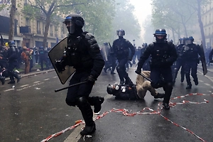 Во Франции на массовых протестах 24 октября задержали 135 человек