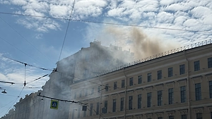 Два человека пострадали при пожаре в историческом центре Петербурга