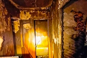  В Улан-Удэ из горящего многоквартирного дома спасли 11 человек