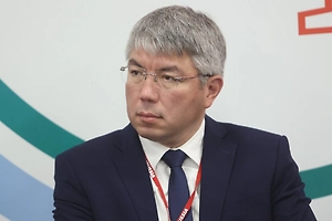 Цыденов рассказал Путину о 92-летней бабушке из Бурятии, помогающей фронту