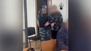 В Подмосковье арестовали мать, столкнувшую 3-летнюю дочь с балкона 10-го этажа