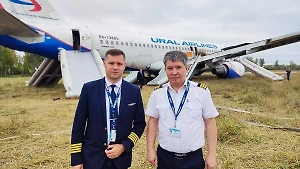 Пилот, посадивший самолёт в поле под Новосибирском, поблагодарил коллег в суде