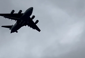 Появилось видео посадки американского C-17 во Внуково