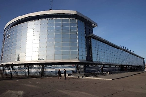 Пару из Якутии сняли с рейса Иркутск — Владивосток из-за драки на борту