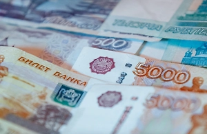 Россияне снимают больше наличных: почему банки повышают ставки по вкладам и безопасно ли хранить деньги