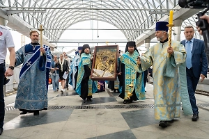 Тихвинскую икону Божией Матери доставили в Москву на месяц